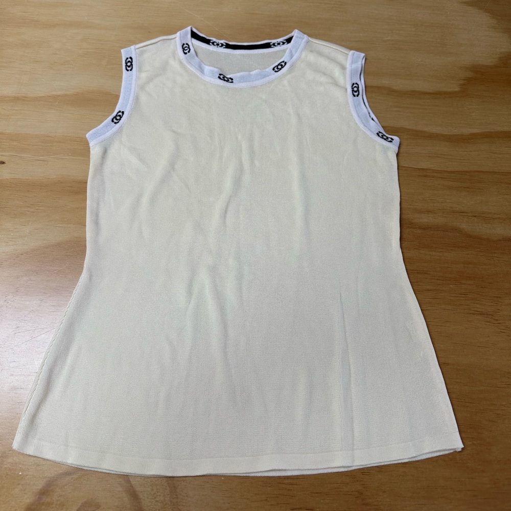 vintage • ivory CC branded sleeveless lightweight knit top • size: small / xs